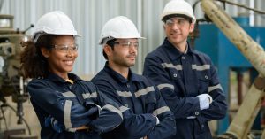 O paradoxo da indústria de petróleo e gás: vagas em alta, profissionais em falta